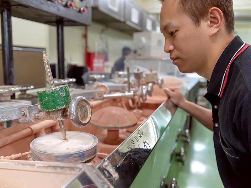 環境介紹-裕群光電科技股份有限公司